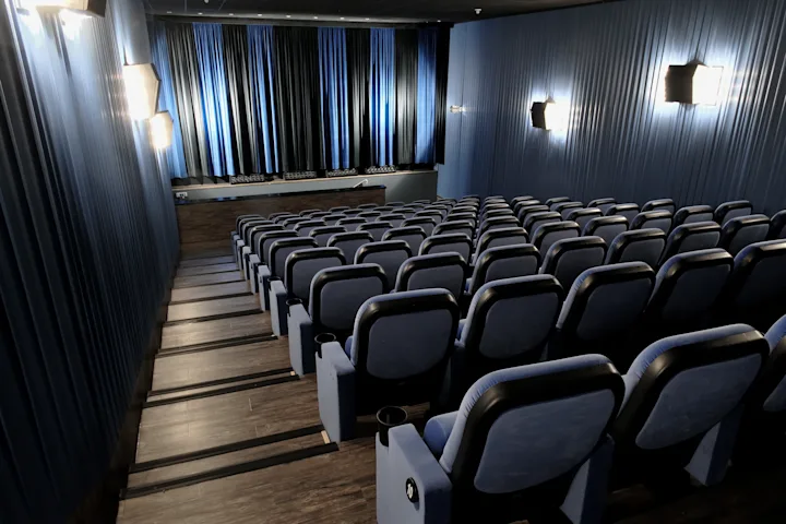 Das Eden 4 - Saalansicht von hinten