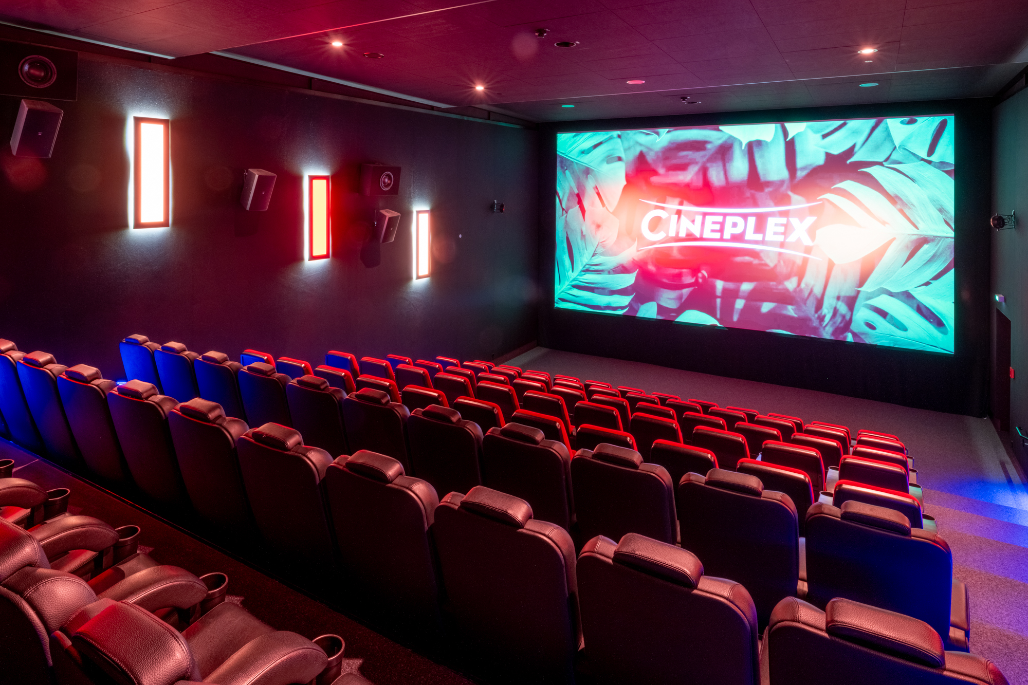 Meitingen_Saal_2_side_back_HDR