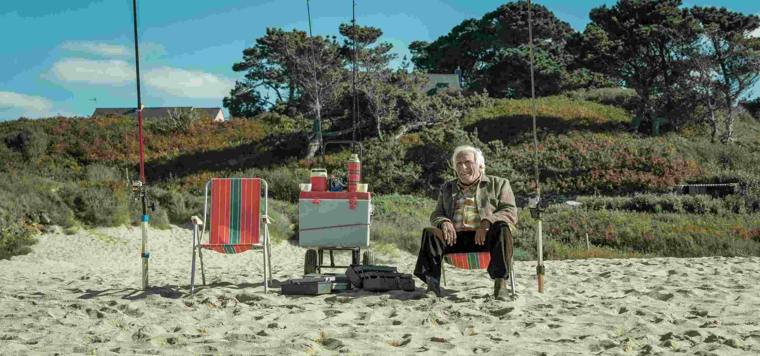 Szenenbild zu Das große Los - 1 Insel, 40 Einwohner, 2 Betrüger