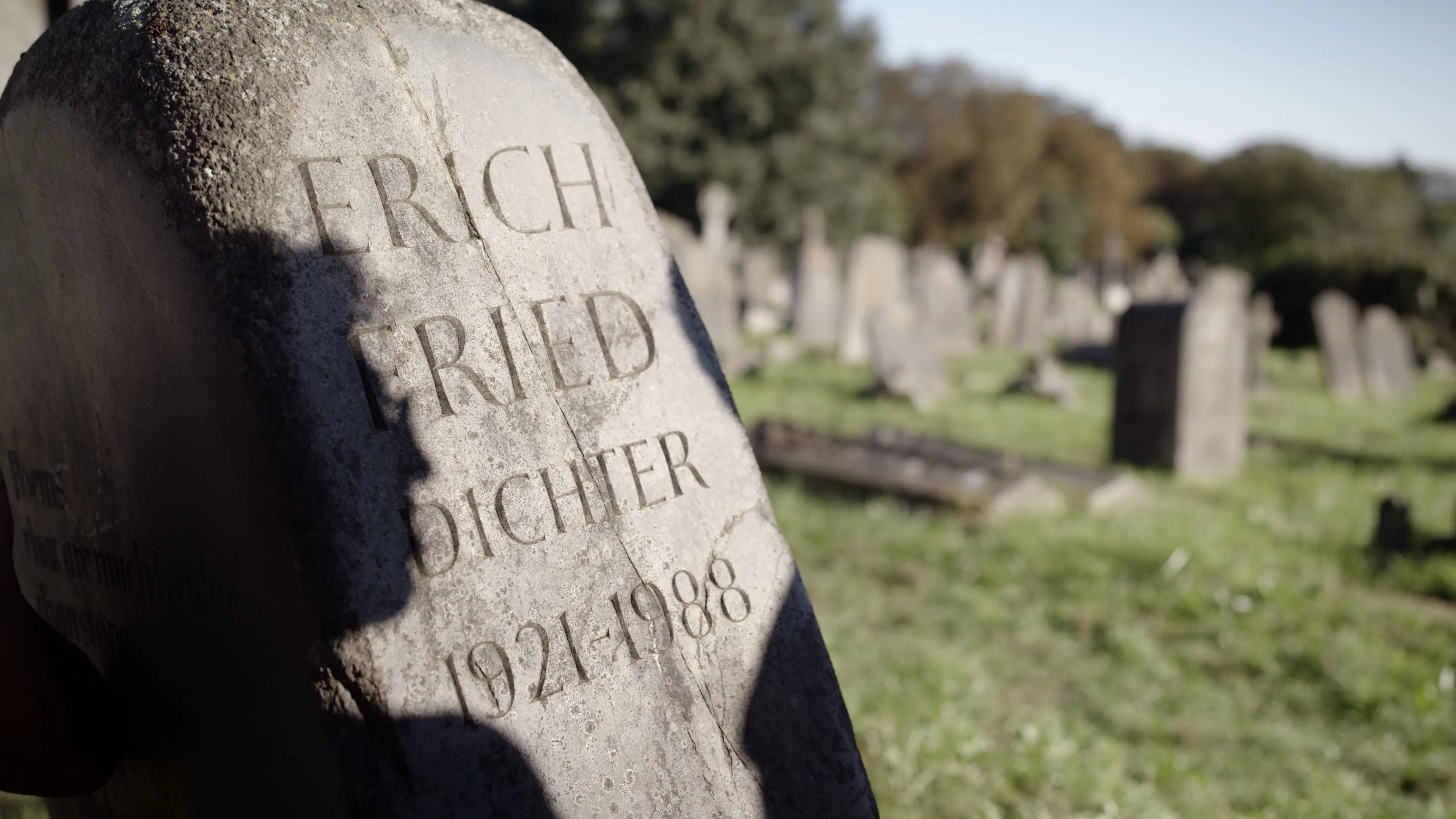 Szenenbild zu Friendly Fire - Erich Fried