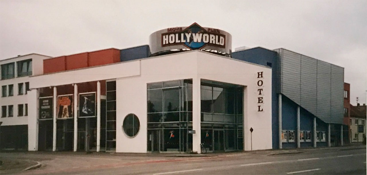 UnsereFirmengeschichte Bilder hollyworld FG-300x143 KGR