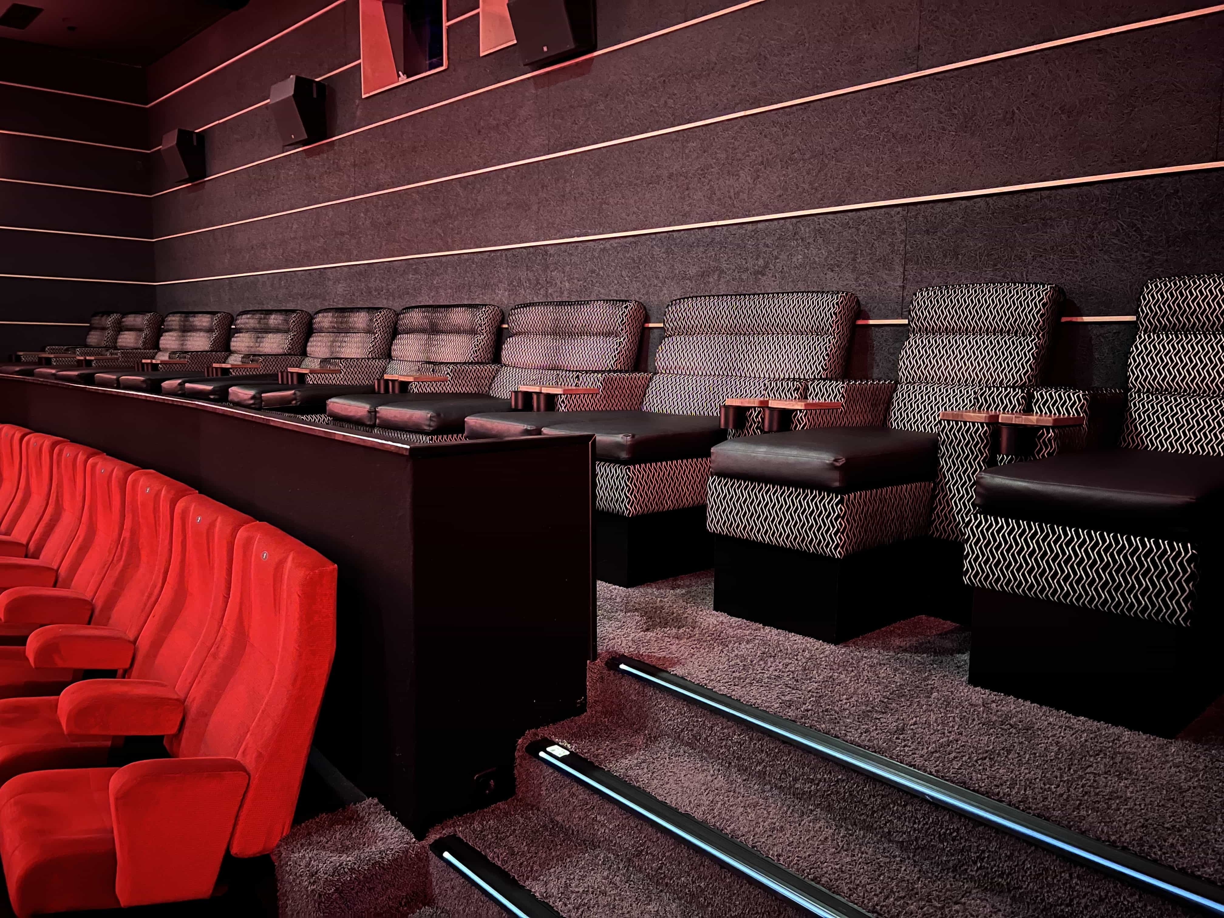 Ein Bild der PremiumSofas im Kinosaal