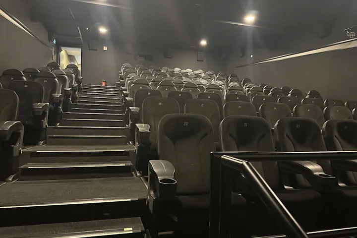 Cineplex Koeln Kino 2 vorne