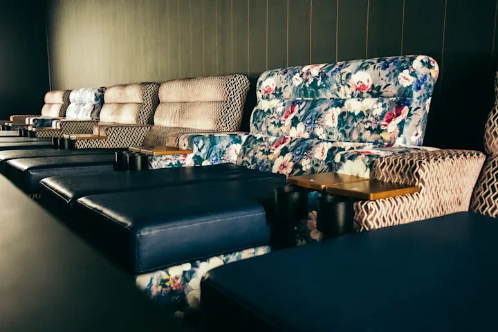 FUE_Saal_6_Liegesofa