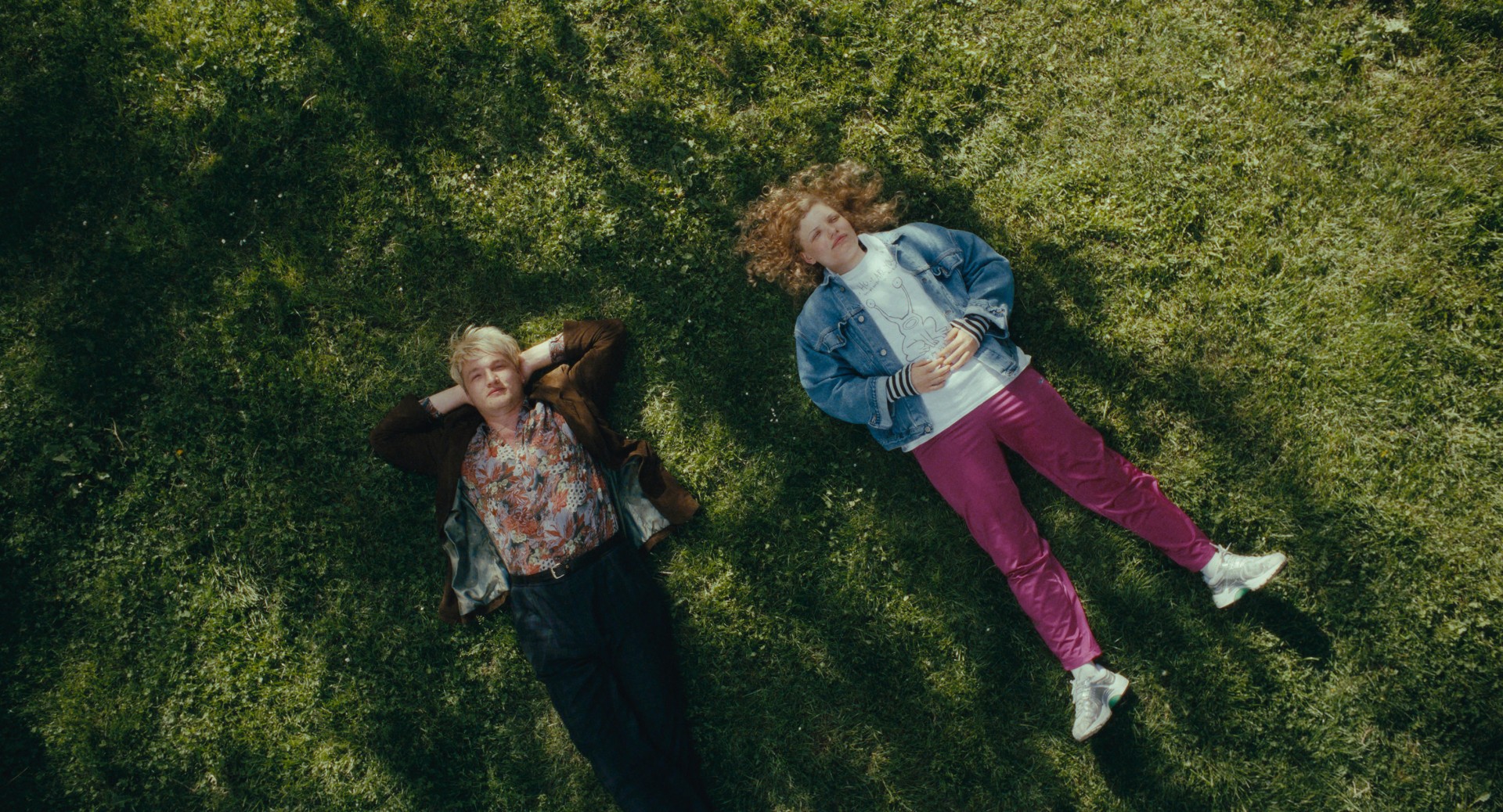 Szenenbild zu How to Be Normal und der Versuch, sich selbst zu verstehen