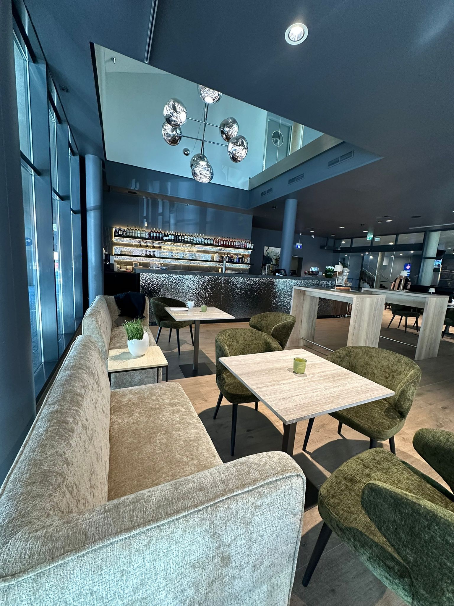 Bild_Filmlounge-24_Leverkusen