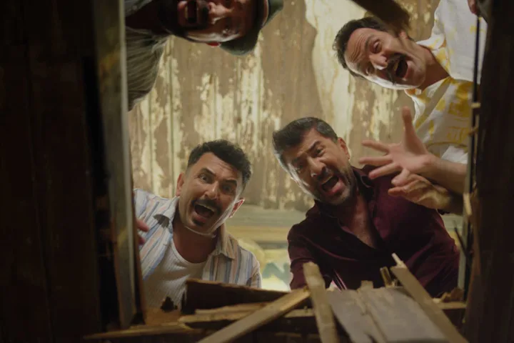 Szenenbild zu Cakallarla Dans 7