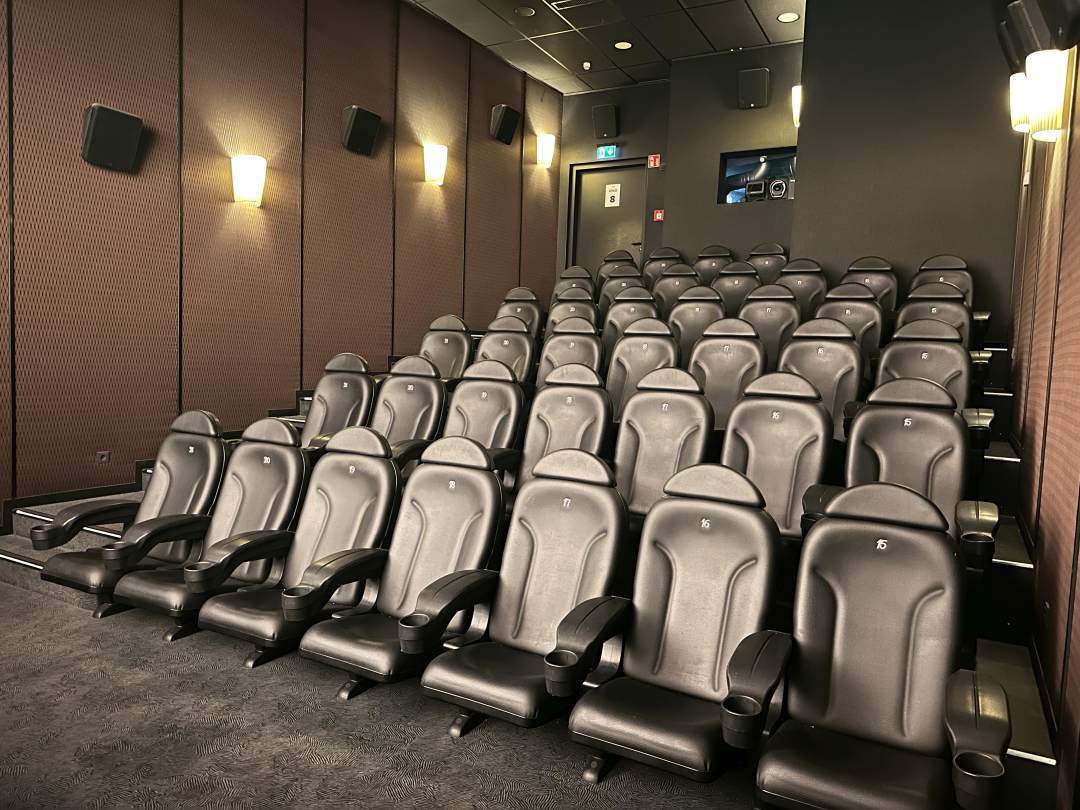 Cineplex Koeln Kino 8 vorne horizontal