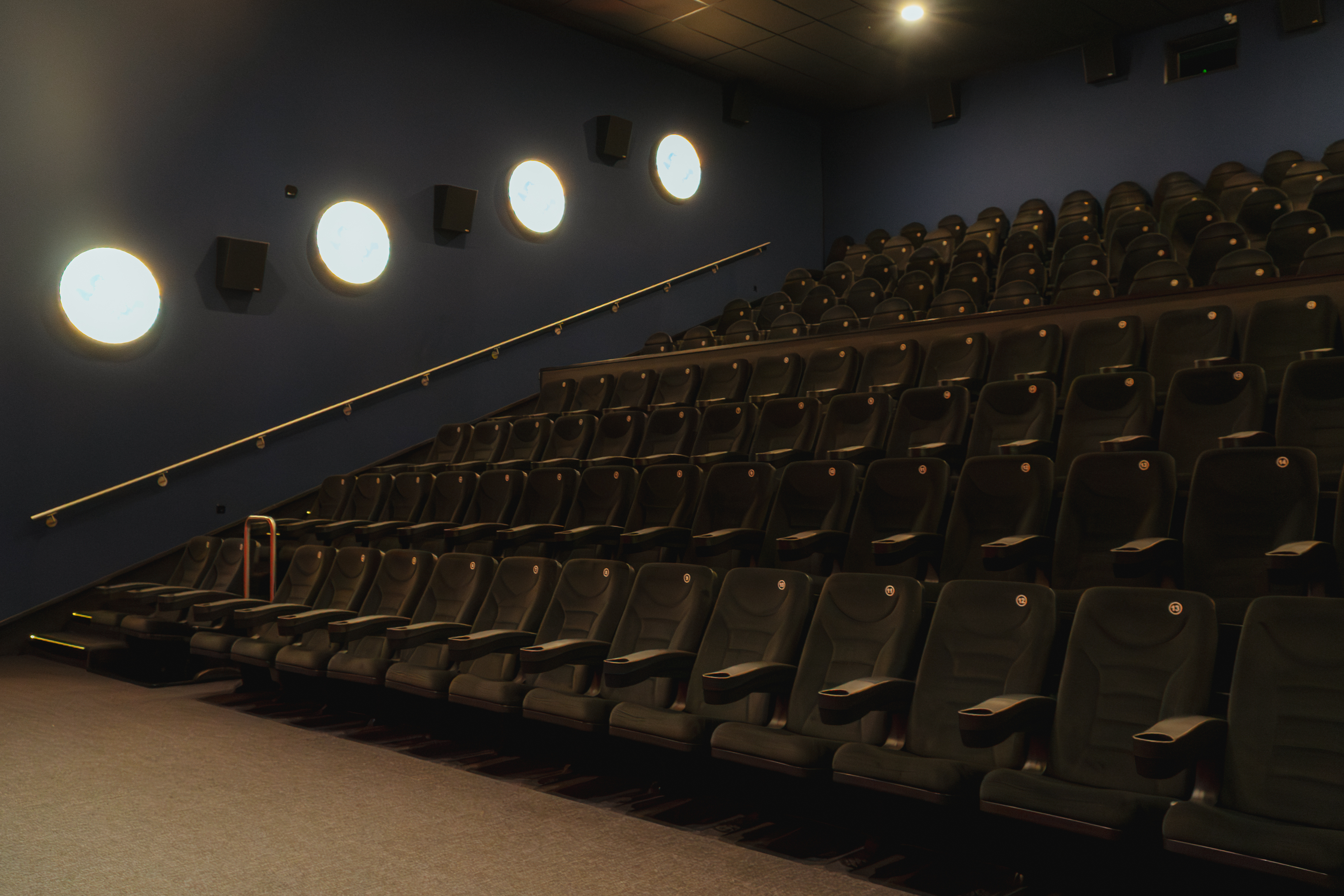 Kino6_GTH_Front_Seitlich