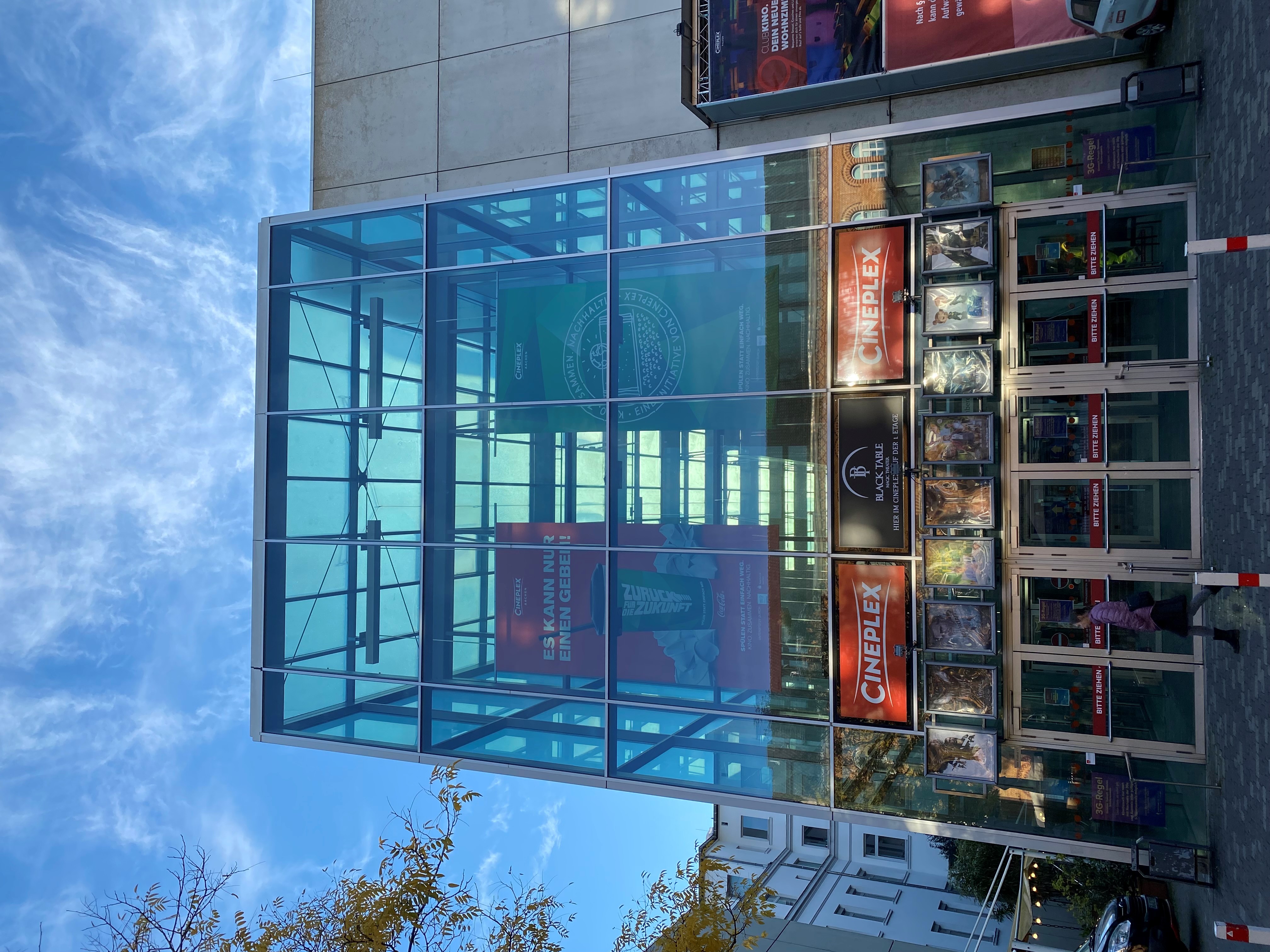 Außenansicht des Cineplex Aachen