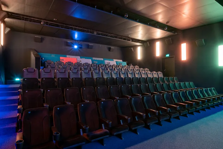 Penzing_Saal_5_front1_HDR