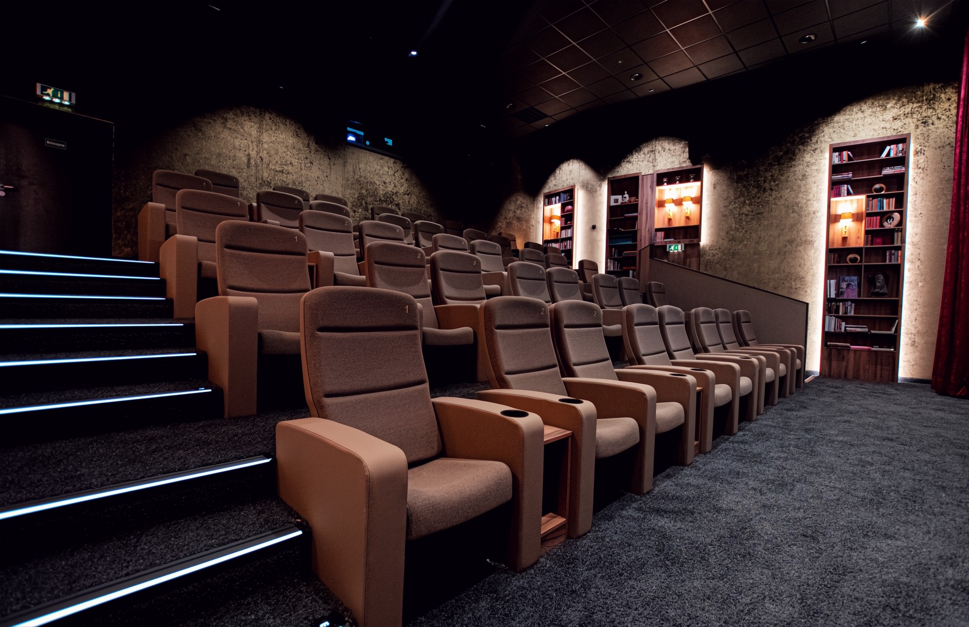 Innenansicht Cineplex 5, Cinelounge