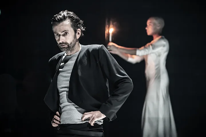 Szenenbild zu Macbeth: David Tennant & Cush Jumbo