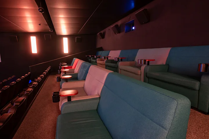 Penzing_Saal_5_back_side2