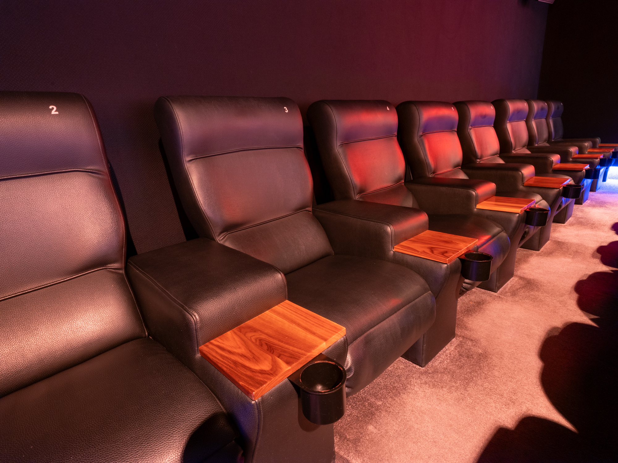 Meitingen_Saal_2_front_recliner