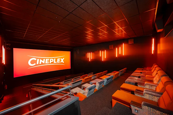 Pfaffenhofen_Saal_2_sofas2