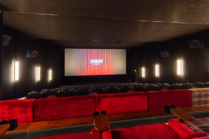 Aichach_Saal_06_back