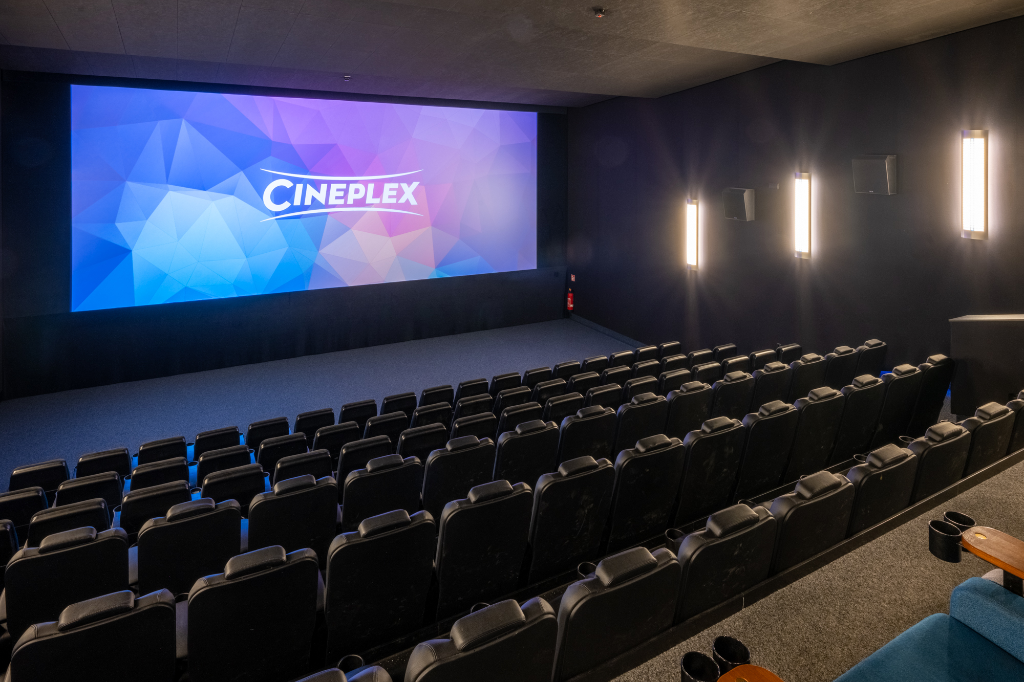 Memmingen_Saal_5_side_back1_HDR