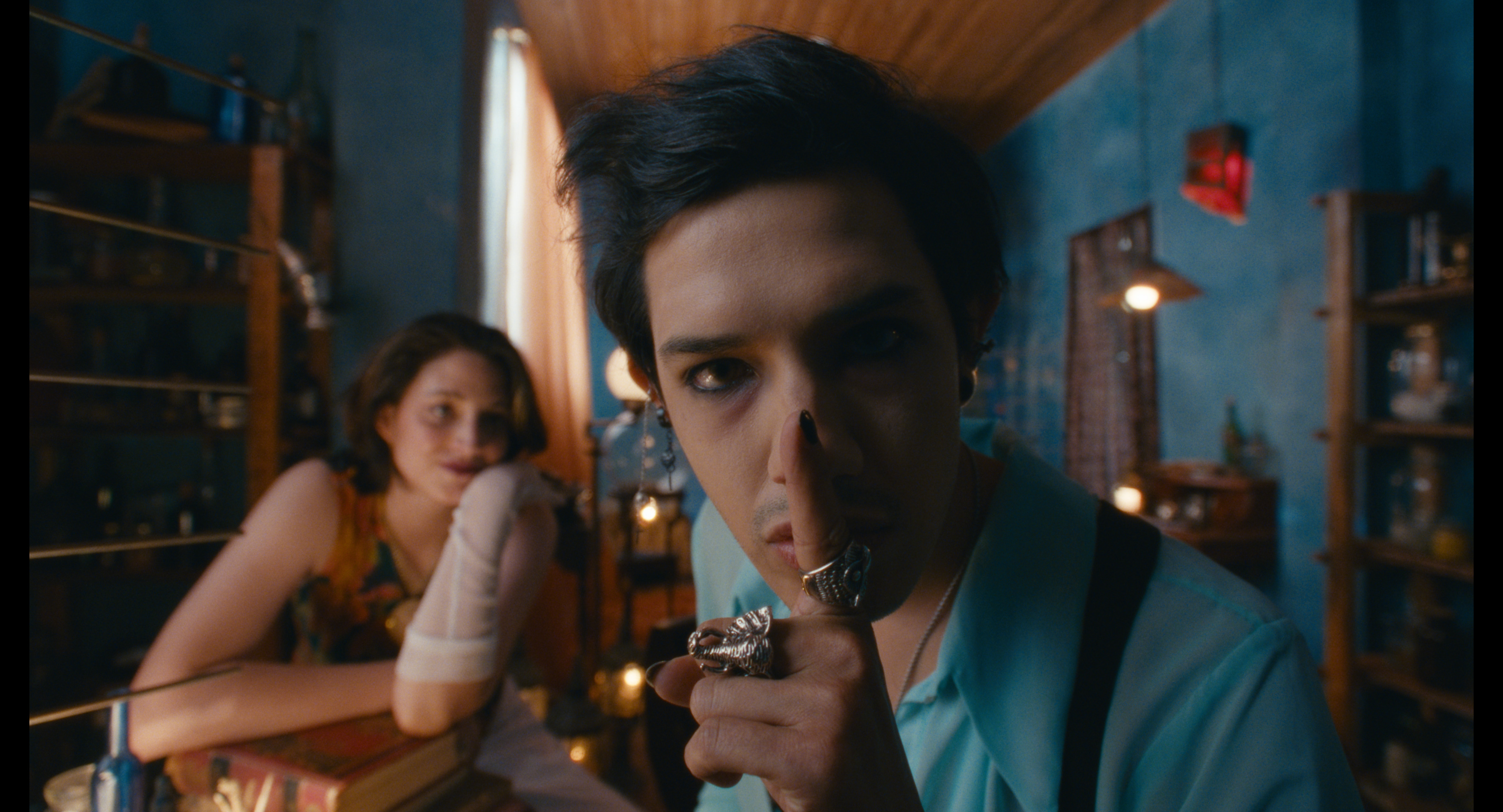 Szenenbild zu Rains over Babel