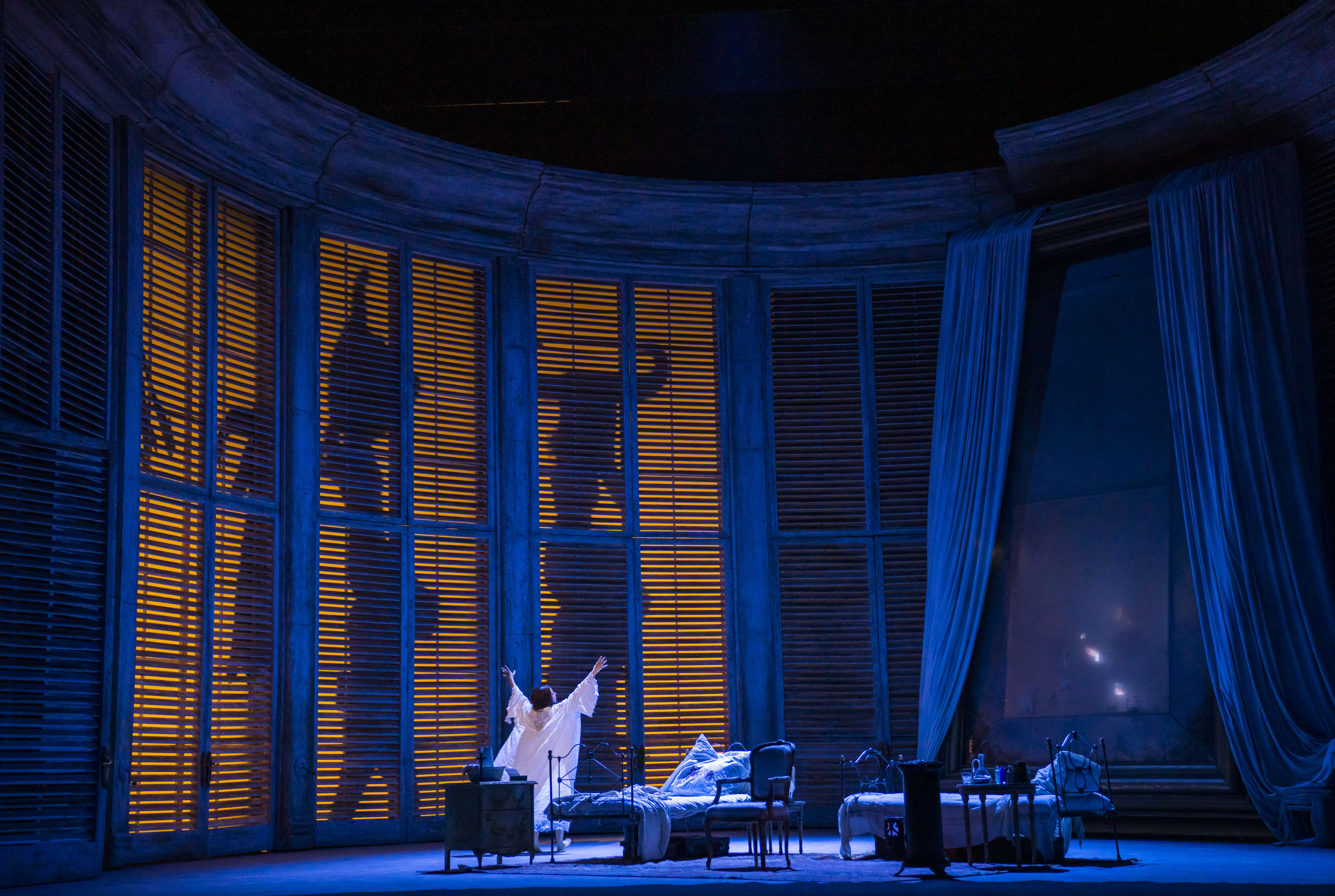 Szenenbild zu RBO 2025/26: La Traviata (Royal Opera)(Live)