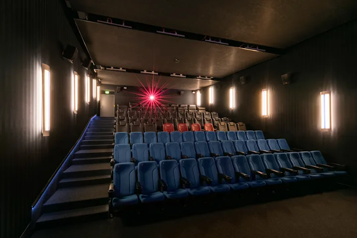 Aichach_Saal_02_front