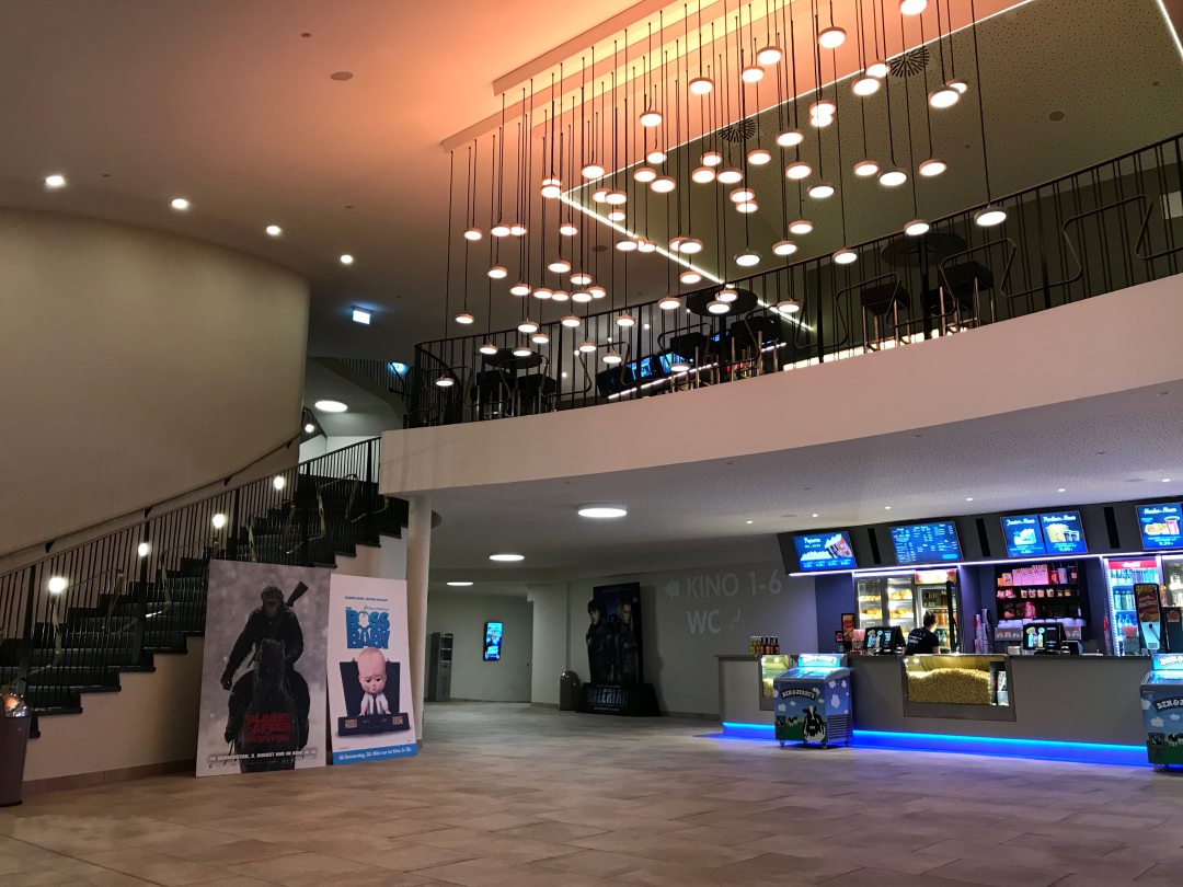 Cineplex Koeln Foyer unten