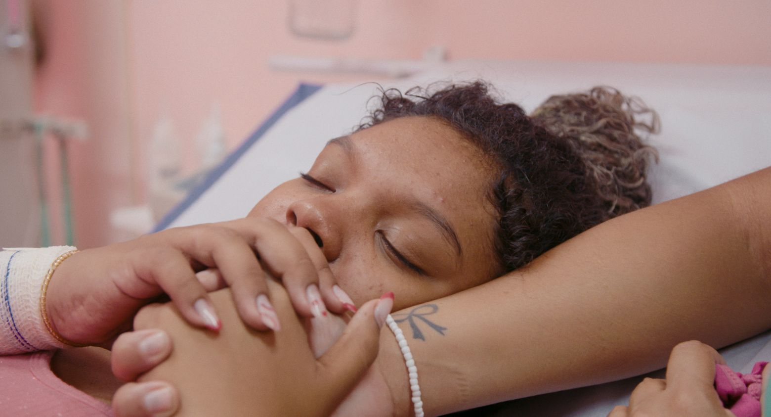 Szenenbild zu Wise Women - Fünf Hebammen, fünf Kulturen