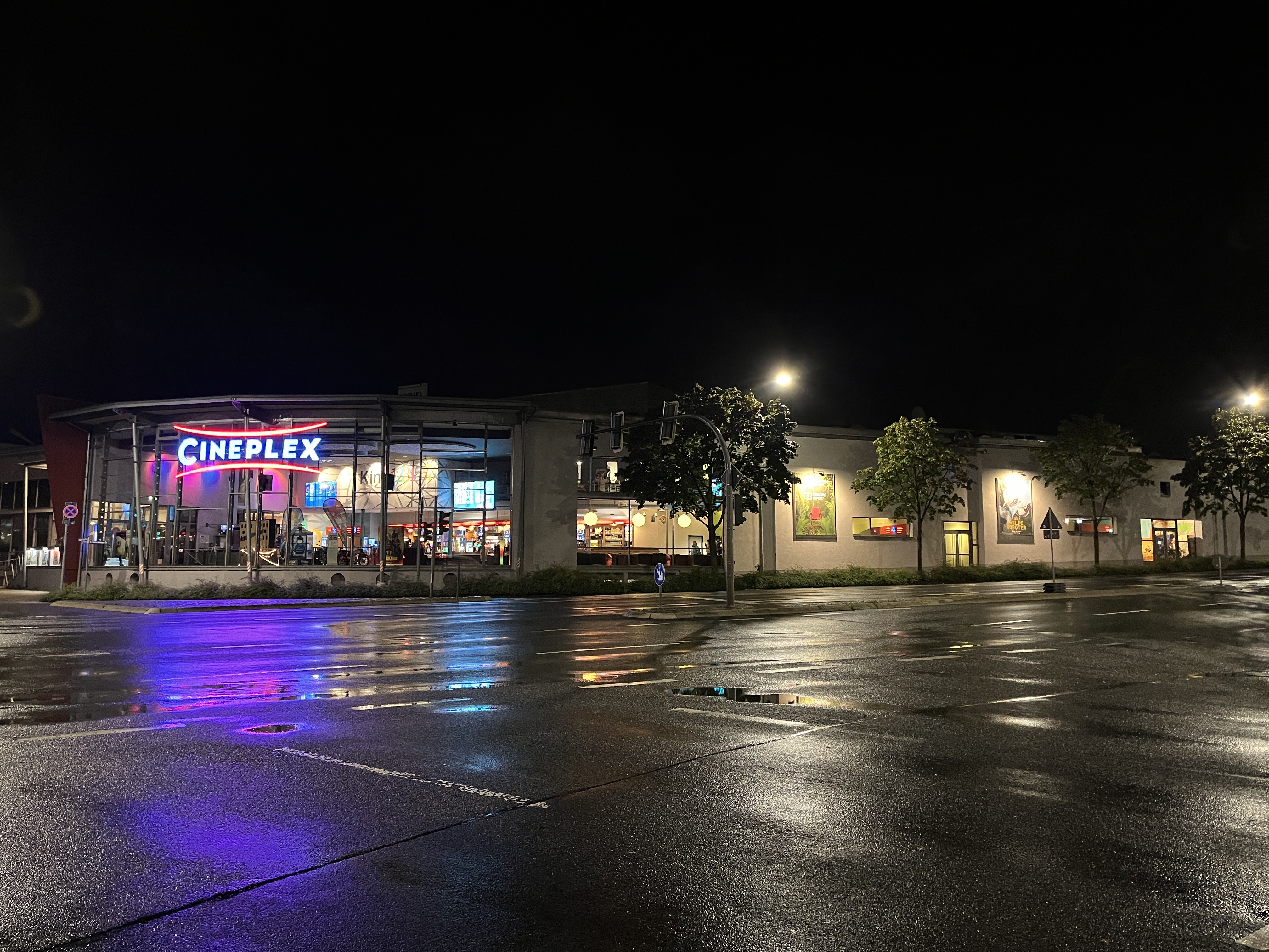 Cineplex Suhl von Außen (seitlicher Bereich).