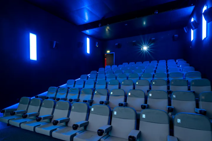 Penzing_Saal_4_front1