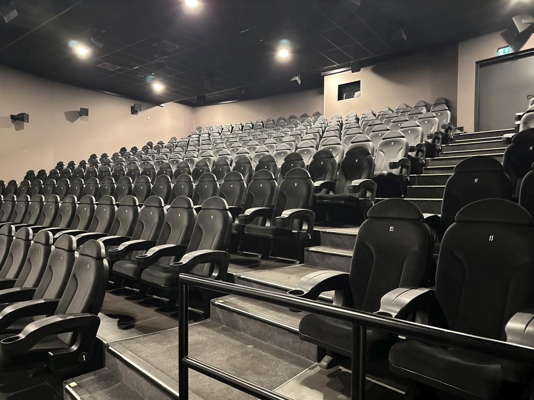 Cineplex Koeln Kino 7 vorne horizontal