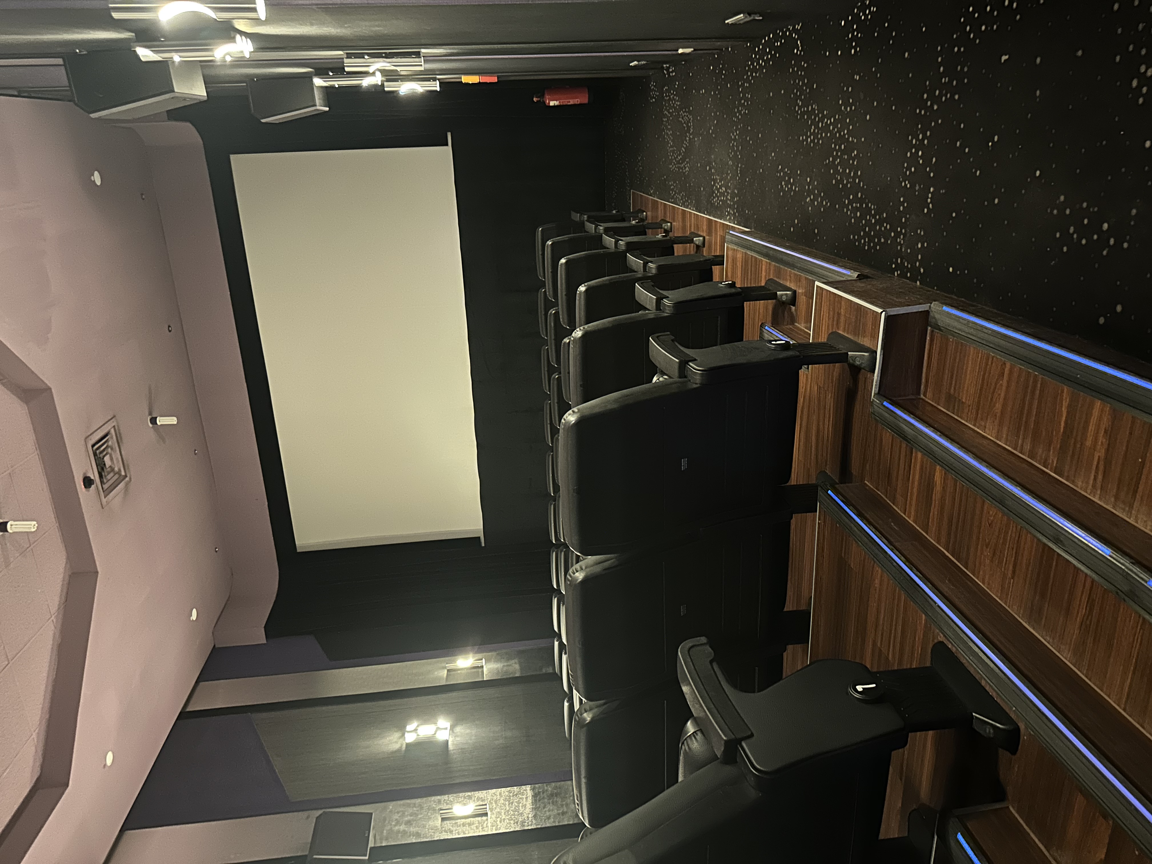 Innenansicht Kino 3 Cineplex Bensberg