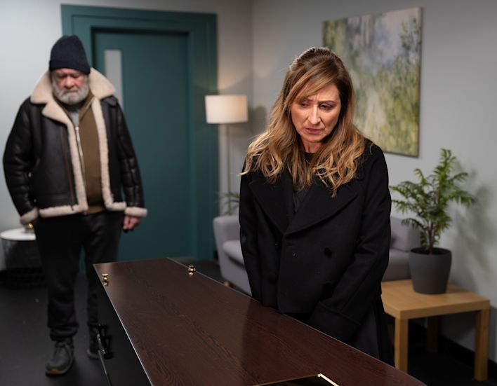 BEAR - LAUREL - EMMERDALE - ITV