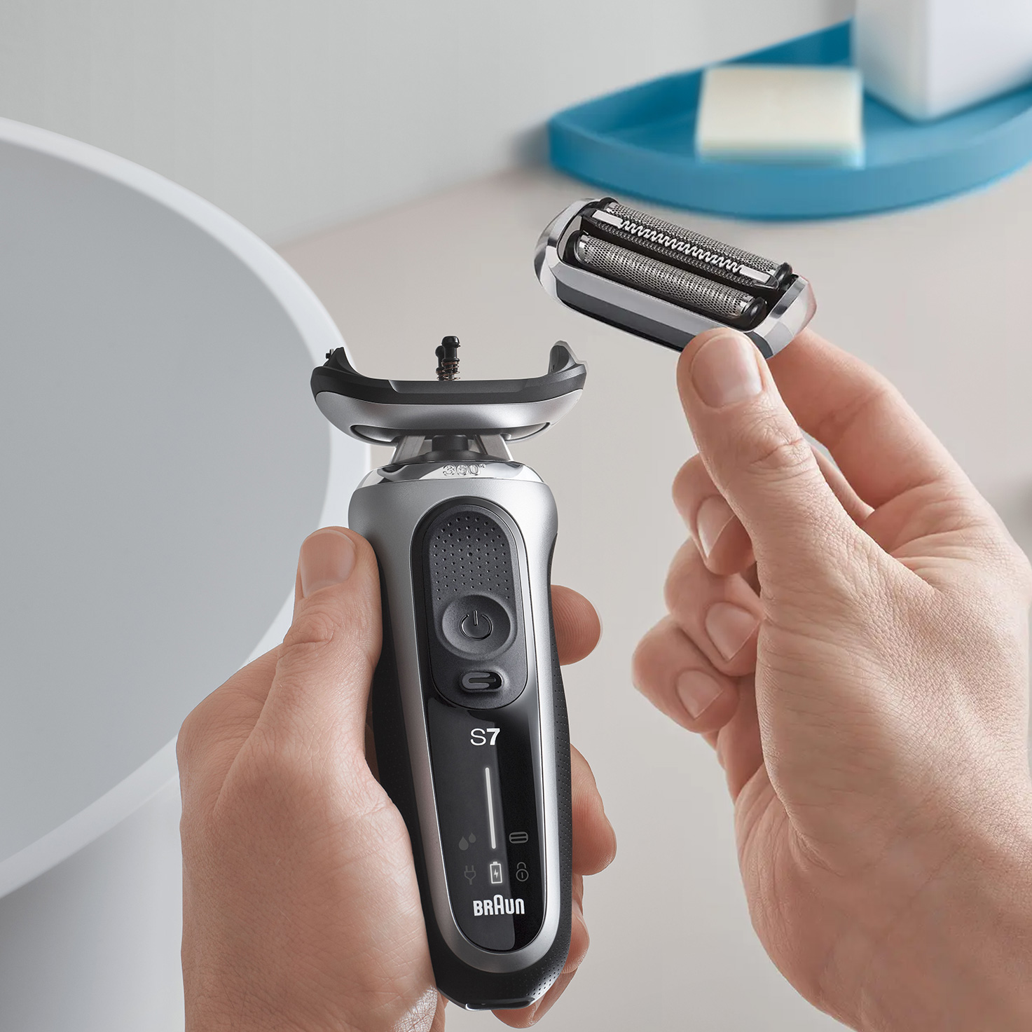 Braun Kit: Electric Shaver Series 7 71-S7200cc & King C. Gillette