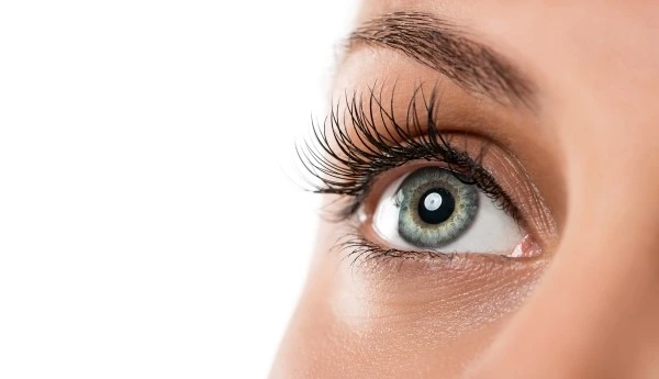 Глаз девушки