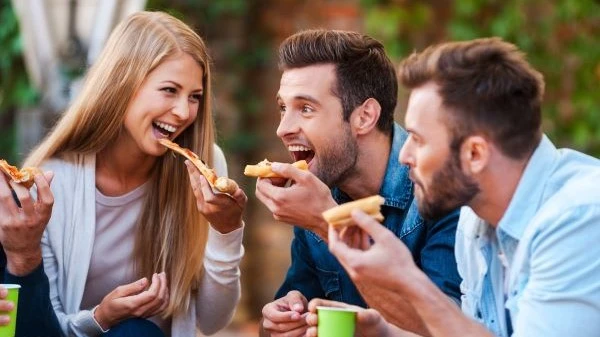 Заглатывание воздуха во время еды и накопление газов