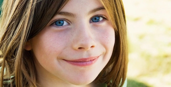 Девочка с голубыми глазами