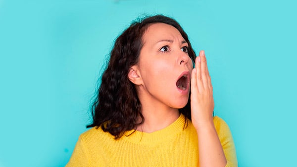 https://www.listerine.ru/sites/listerine_ru/files/shutterstock_1542777107-1.jpg