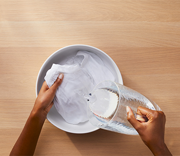 Washing Clothes with Baking Soda and Vinegar