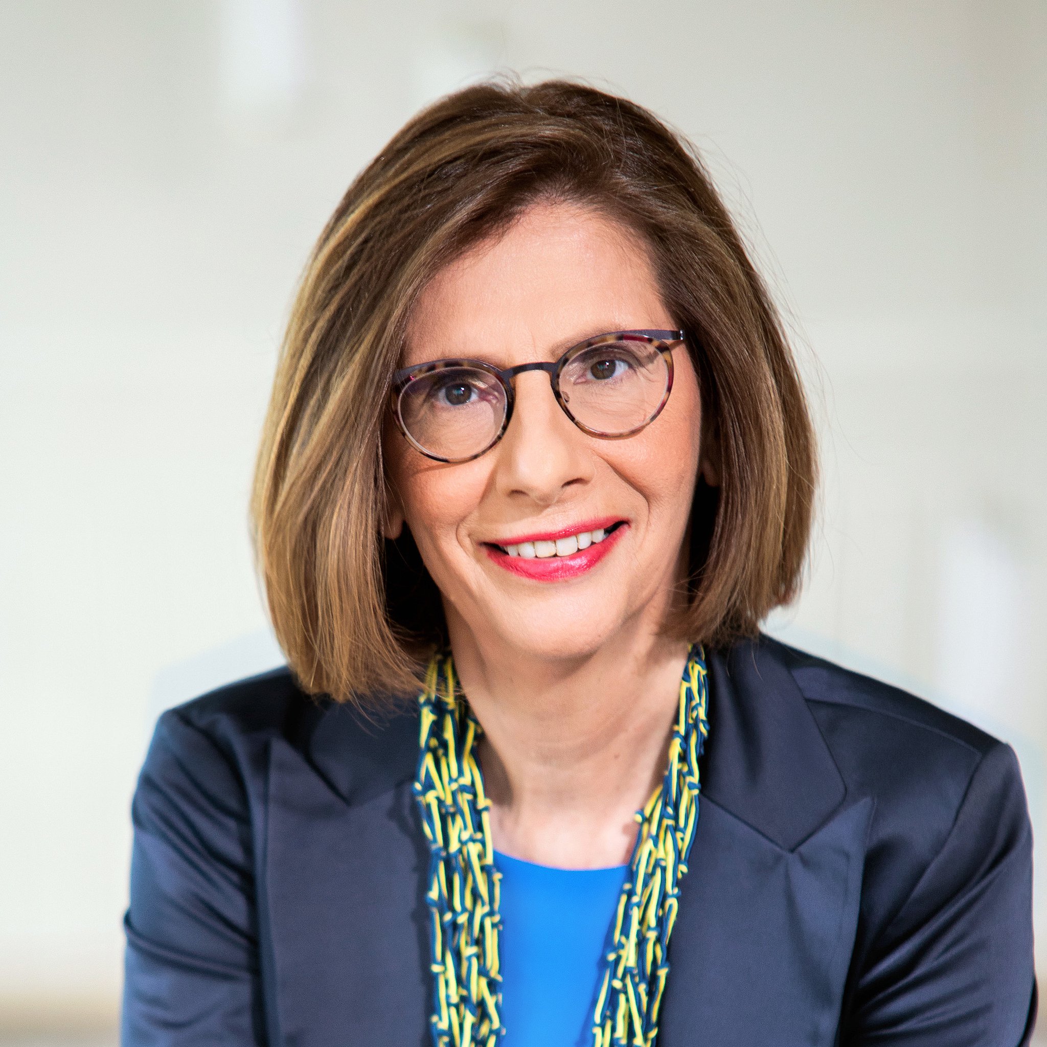 Dr. Efi Pylarinou