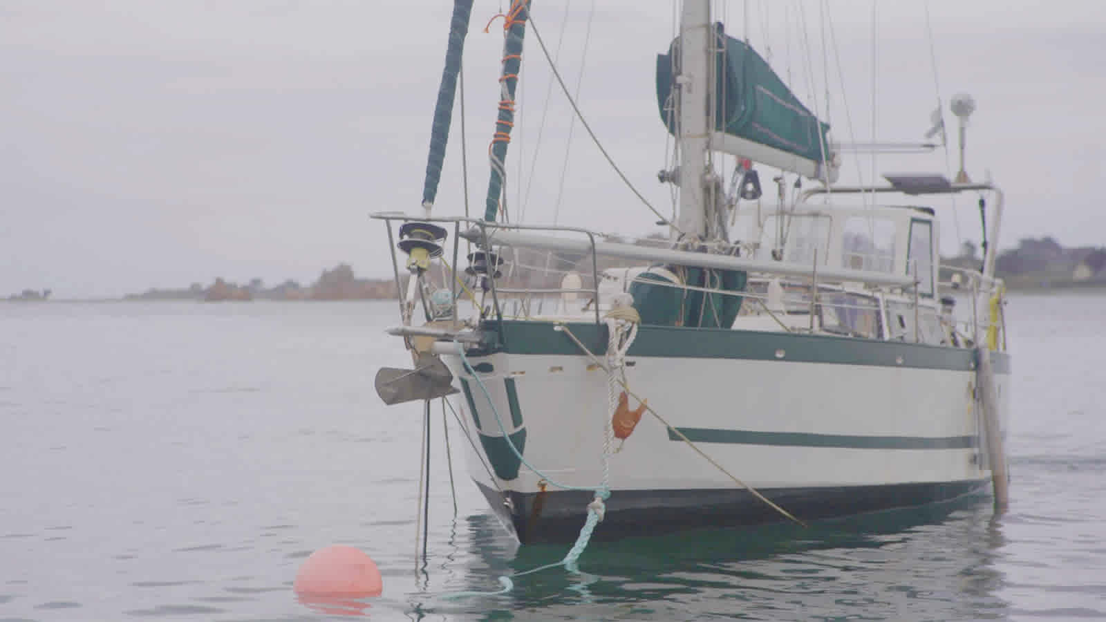 YVINEC, LE VOILIER DE GUIREC SOUDÉE
