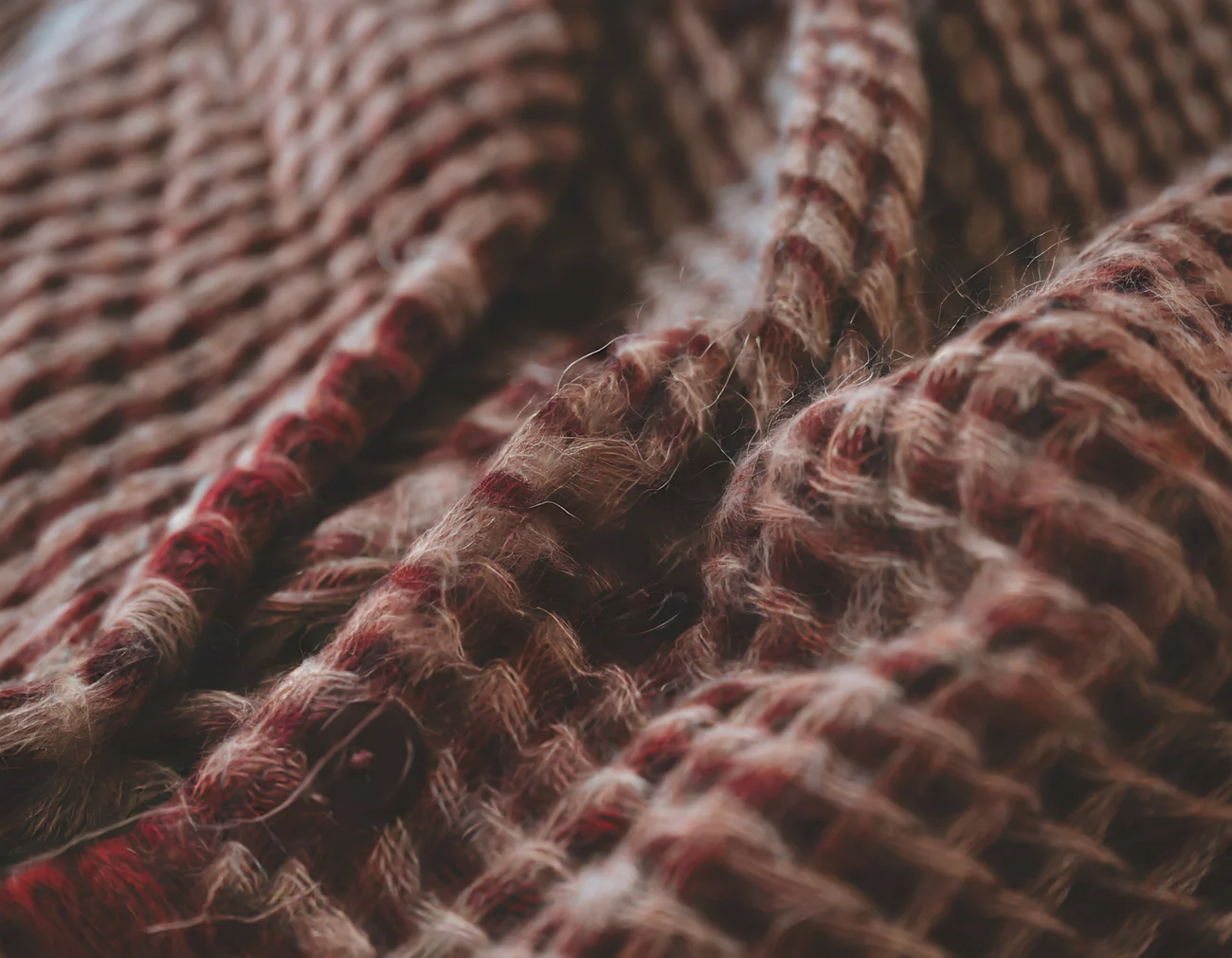 Firefly vævet uldfrakke, tern, close-up, mørk duset rød nuance 57503