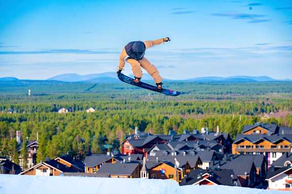 Helsinki Lumilautailijat Janne Lipsanen Front Slopes