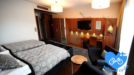 Levi Hotel Spa pyöräilijäyst logolla