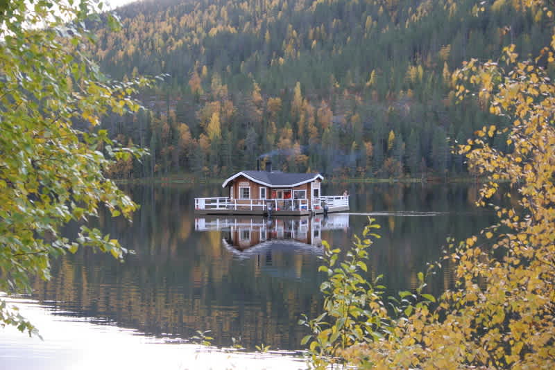 Floating Sauna Ferry Immelkartano_autumn