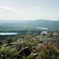 Joulupukin mökki kesä