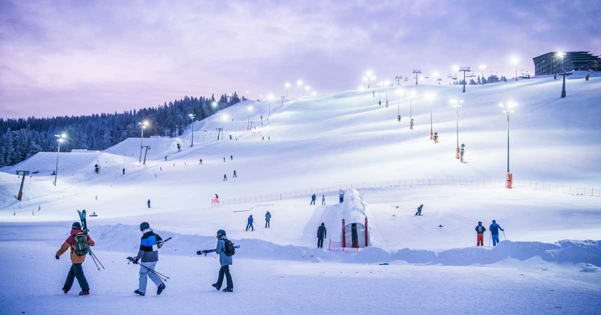 The Front Slopes are fast way to skiing at Levi. These main slopes, which also centre of the village, are category red slopes offering degree of challenge for