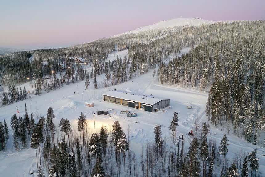 levi ski resort huoltohalli