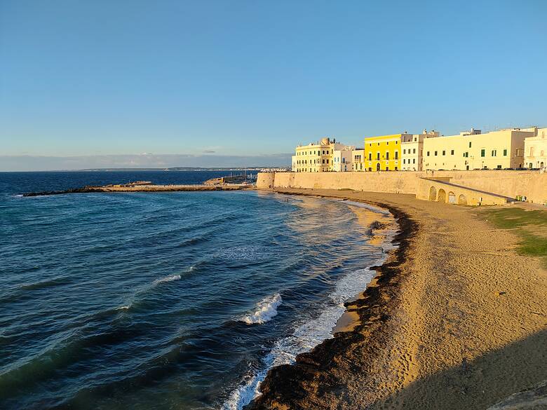 Spiaggia e lungomare a Gallipoli in Puglia 