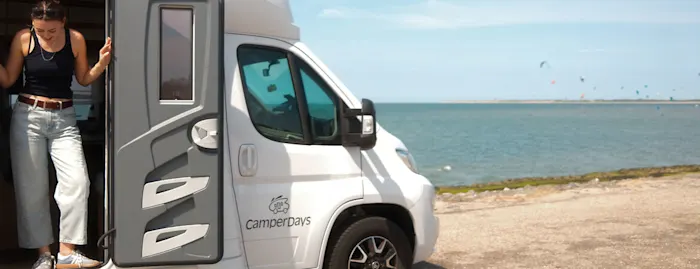 Come risparmiare durante una vacanza in camper: consigli pratici per viaggiare felici (e spendere meno)