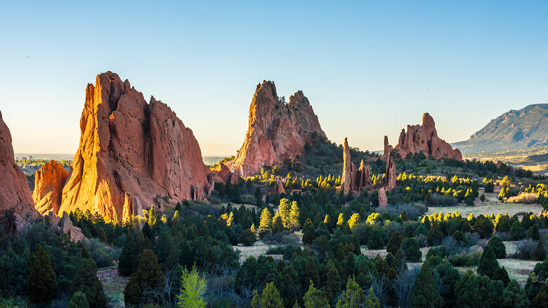 Sonnenaufgang über den Felsen in Colorado